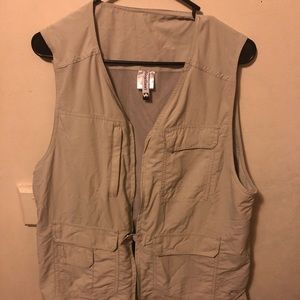 Magellans travel vest